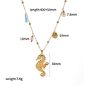 Gouden zeepaardje hanger ketting met schelpbedeltjes en gekleurde kralen voor dames - Zeepaardje Schelp & Kwastje Hangers (TN3511)