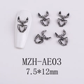 Makroaufnahme von 7,5x12mm gunmetal Totenkopf-Herz Nagelkunst-Charm für Gothic-Styles - Herz Totenkopf Hände (AE03) / 7.5*12mm