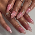 Uñas postizas almendradas rosa degradado con mariposa 3D, corazones y pedrería plateada - Estilo de Diamantes de Imitación de Mariposa 3D con Degradado Rosa (JP2413)