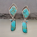 Orecchini vintage in argento con pietre turchesi e strass blu su fondo di ardesia - Stile Boho Turchese Argento (11466)