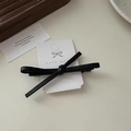 Pince à cheveux nœud papillon en cuir noir sur carte faite main pour coiffure latérale - Clip Croisé En Cuir Noir