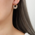 Pendientes de herradura dorados con pavé de cristales para un look de lujo elegante - Dorado