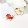 Ciondolo pecora smaltata per gioielli fai da te in finitura rosso e oro - Pecorella 26x21mm
