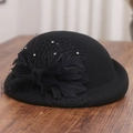 Eleganter schwarzer Woll-Barett mit Schleier, Federn und Strass für Party-Anlässe - M (56-58cm) / Schwarz
