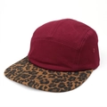 Cappellino 5-panel bordeaux con visiera piatta leopardata e occhielli laterali - Regolabile / Leopardo Rosso Vino