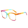 Eleganti occhiali quadrati con sfumatura arcobaleno e dettagli in metallo dorato su bianco - Montatura Arcobaleno
