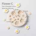 Silikonform mit Gänseblümchen-Motiv für Fondant und Weihnachtsgebäck in verschiedenen Größen - Blumenstil C