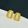 Orecchini vintage in acciaio al titanio dorato con pendente trapezoidale in pietra occhio di gatto - Paio di Orecchini Bianchi (7684)