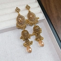 Detail of vintage flower Jhumka earrings with champagne rhinestones and teardrop charms - 22# Steel Pin-Gold Rhinestone Ethnic Bell Style