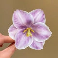 Delicate purple gradient mesh flower hair clip with realistic yellow stamen for women - Purple Daffodil