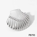 Eleganter silberner Muschel-Anstecknadel mit Zirkonen und poliertem Metall-Finish - Silberner Muschelring (PB793)