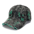Berretto in denim invecchiato grigio lavato con dettagli sfilacciati verde neon - Dettagli Verdi (#3)