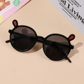 Modische Kleinkind Sonnenbrille mit Hasenohren in Schwarz und Rot für 1-8 Jahre - Schwarzer Rahmen Graue Gläser