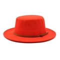 Klassieke rode platte hoed van wolvilt met bruine leren band voor de herfst en winter - M (56-58cm) / Rood
