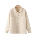 Giacca rilassata in pelle scamosciata beige con tasche grandi e bottoni - S / Top della camicia / Bianco Sporco