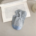 Gray low cut cotton boat socks with white polka dots and blue color block detail - One Size / Gray