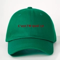 Klassieke groene honkbalpet met rood geborduurde Franse tekst C'est TM quoi ça - Eén maat / Olijfgroen