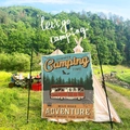 Détail du drapeau de camping en toile vintage avec camping-car et motif forêt - 73X95CM (Peluche Courte à Boucle Améliorée) / Aventure Routière en Camping-car (ZJ1019-24)