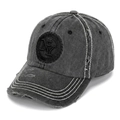 Detalle de gorra vintage de algodón lavado con bordado NY y acabados desgastados - gris oscuro