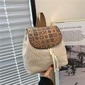 Mochila de paja étnica con solapa de flores vintage y diseño de cordón trenzado - Blanco Roto Estampado