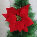 Detailaufnahme einer roten Weihnachtsstern-Blume aus Samt für festliche Weihnachtsdekoration - 22cm Große Blume / Rot