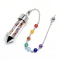 Péndulo de sanación Chakra con fragmentos de cristal en un tubo cónico de vidrio - Arcoíris