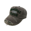 Dettaglio del cappello da baseball grigio lavato con bordi consumati e stile vintage retrò - M(56-58cm) / caffè