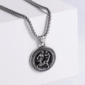 Dettaglio del ciondolo medaglione Gemelli argento con catena box in acciaio inox - Gemelli Colore Acciaio (Senza Catena)