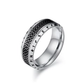 Anillo vikingo nórdico de acero inoxidable plateado con nudos celtas y runas - Talla 7 / Color Acero