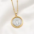 Collar con colgante giratorio de la Virgen de Guadalupe en oro bicolor de 18k con cristales - Virgen de Guadalupe