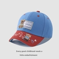 Detalle de gorra de béisbol para bebé con parche de oso y diseño de algodón bicolor - 48-52cm / Azul