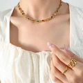 Set di gioielli dorati con collana di pietre colorate e anelli larghi da donna - Collana Solo (Senza Bracciale) / 40+5cm