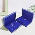 Set regalo scatola blu con vari orecchini a lobo in argento a forma di fiori e alberi - Blu Reale Scatola per Orecchini a 7 Slot + Borsetta / Blu Zaffiro