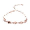 Bracciale bohémien con conchiglie in oro rosa, chiusura a moschettone e strass lucido - Stile Conchiglia (XSB-000333) / Oro rosa