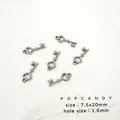 Ciondoli a chiave a forma di cuore in metallo argento retrò per gioielli 7,5x20mm - Chiave del Cuore