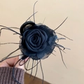 Pince à cheveux rose noire élégante avec plumes délicates dans un design gothique chic - Barrette à Cheveux Fleur Rose avec Plume (85#) / Noir
