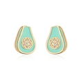 Vue détaillée des boucles d'oreilles avocat en émail avec placage or et zircons - Vert Clair Doux