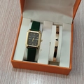 Montre quartz femme avec bracelet en cuir vert foncé et bracelet LOVE doré en coffret - Style 19 (Sans boîte)