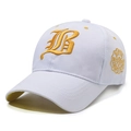 Cappellino da baseball bianco in cotone con ricamo 'B' dorato e visiera interna gialla - Regolabile / Bianco con Ricamo Oro