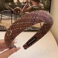 Bruine geruite tweed gewatteerde hoofdband met gouden metalen knoop en handgemaakte details - Bruin