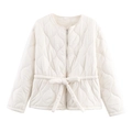 Veste matelassée beige pour enfants avec col rond et ceinture nouée à la taille - S / Blanc