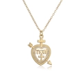 Makroaufnahme einer vergoldeten MOM-Herz-Halskette mit Zirkonia-Inlay und Pfeildetail - Gold / Herz Pfeil Kreuz MOM