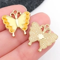 Goldener Schmetterlingsanhänger aus Legierung mit gelber Emaille, Vorder- und Rückseite - Orange-Gelber Zweifarbiger Schmetterling (17x18 mm)