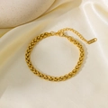 Elegante pulsera de cadena de trigo en acero inoxidable dorado sobre seda suave - Cadena Retorcida (E2162) / Dorado