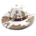 Detail eines Western-Cowboyhuts mit Kuhmuster, Herz-Strass-Schnalle und Perlenbesatz - M (56-58cm) / Gerade Krone Khaki