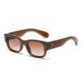 Rechteckige Sonnenbrille in Bernstein-Optik mit braunem Verlauf und Goldnieten - Tee Rahmen Tee Gläser C6