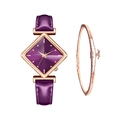 Détail d'une montre carrée en cuir violet et d'un bracelet étoile en cristal doré rose - Montre violette et bracelet