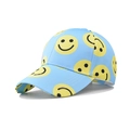 Detalle de gorra de algodón azul cielo con estampados de smiley amarillos y visera curva - Ajustable / Cara Sonriente Azul Cielo