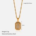 Dettaglio del ciondolo stella e luna in acciaio inossidabile placcato oro 18K e zirconi - Rettangolare Pavé Zircone Bianco