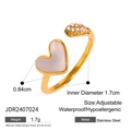 Vue détaillée d'une bague en or avec cœur en nacre blanche et anneau réglable en acier - Bague Ouverte Coeur Serpent Or (JDR2407024)